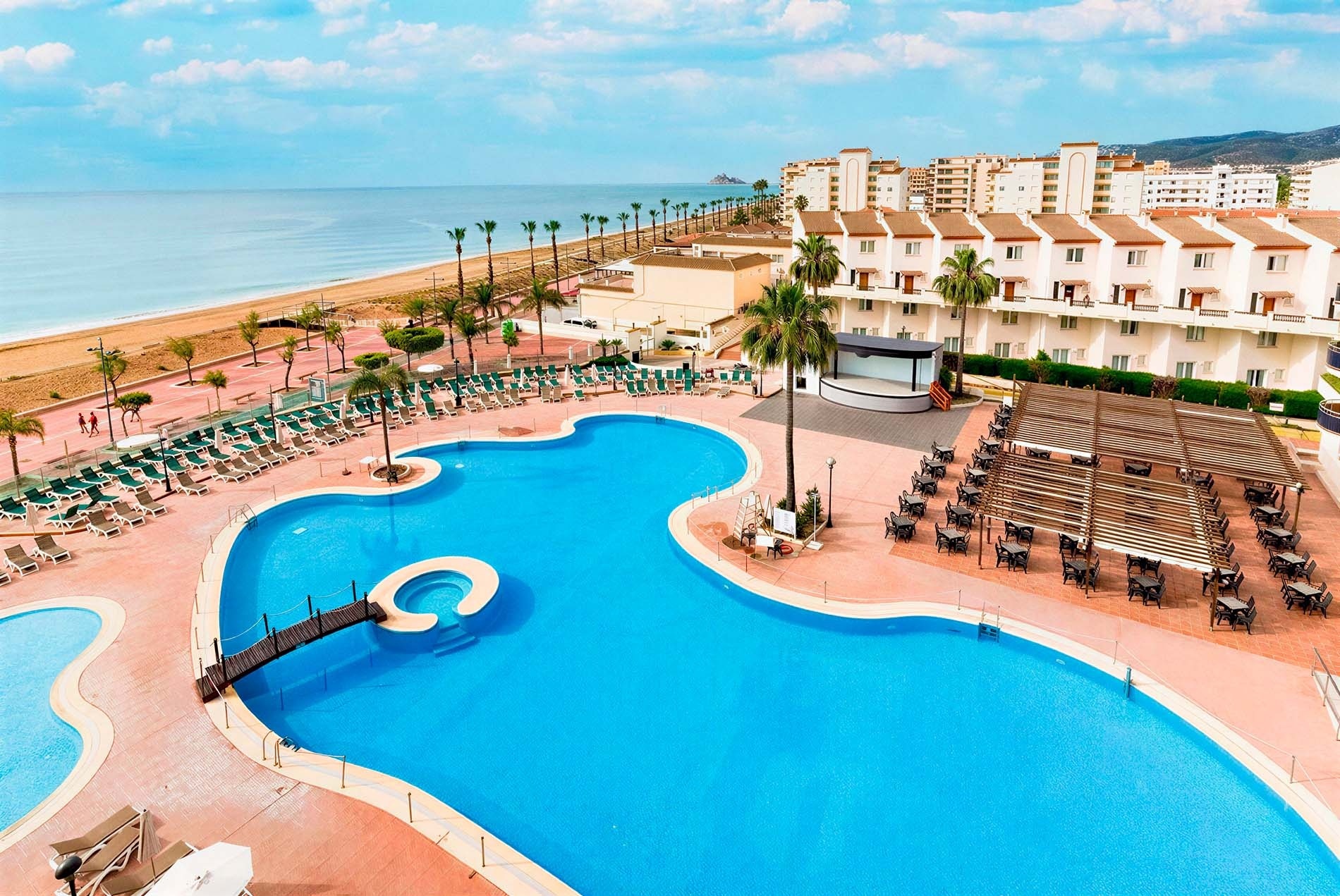 Peniscola Plaza Suites: Hotel con piscina y playa en la Costa del Azahar.