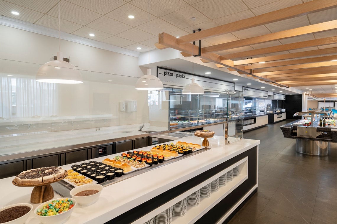 Restaurante buffet elegante en ZT: Peniscola Plaza Suites, mesas puestas